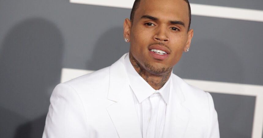 Cântărețul Chris Brown a fost arestat și acuzat de agresiune și vătămare corporală în Regatul Unit 1 cantaretul chris brown a fost arestat si pus sub acuzare pentru agresiune si vatamare corporala in regatul unit 682ad416549ca