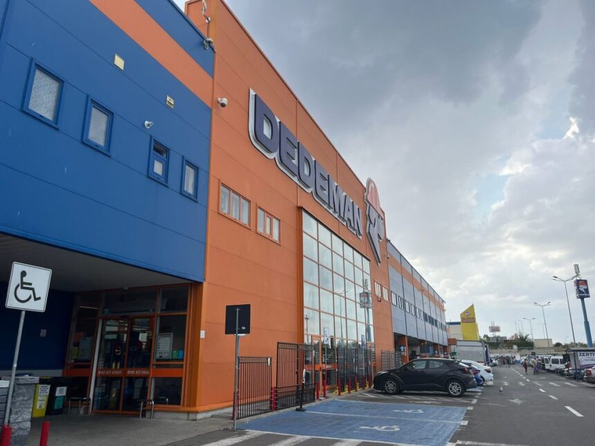 condamnat la ani grei de inchisoare in trecut dupa un incident grav din parcarea unui supermarket din constanta acum cere sa fie reabilitat 6833a5ad74367