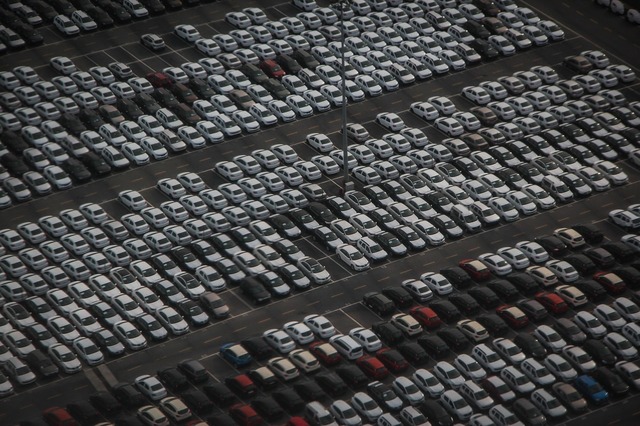 consiliul concurentei a efectuat inspectii la sase importatori auto presupuse intelegeri pe piata serviciilor de intretinere si reparare a autovehiculelor si pe piata distributiei de piese de schimb 682c5b1a0e29e