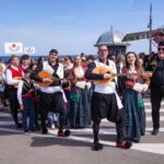 Constanța: 12 etnii din Dobrogea, prezente astăzi la Parada Etniilor și a Costumelor Tradiționale Autentice Românești. Detalii despre traseu 2 constanta 12 etnii din dobrogea prezente astazi la parada etniilor si a costumelor traditionale autentice romanesti vezi aici traseul 6832d67d36fe0