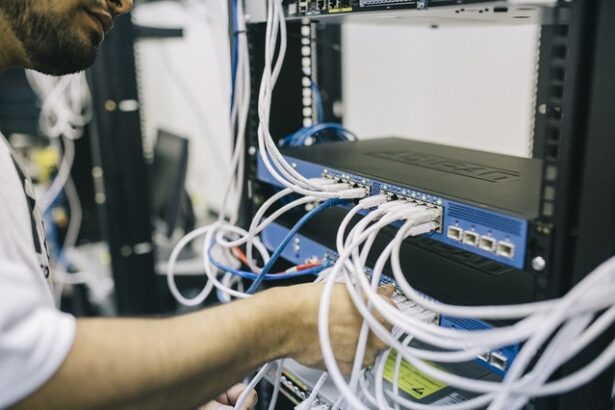 continua declinul afacerilor huawei in romania 683935bde3c80