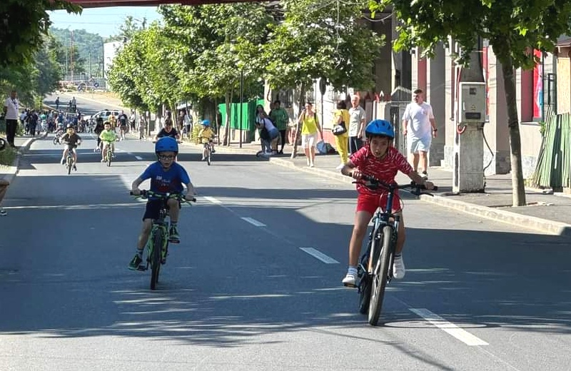 Copiii din Cernavodă sărbătoresc Ziua de 1 Iunie prin sport și distracție 1 copiii din cernavoda sarbatoresc ziua de 1 iunie cu mult sport si distractie 683711c4c1f7d