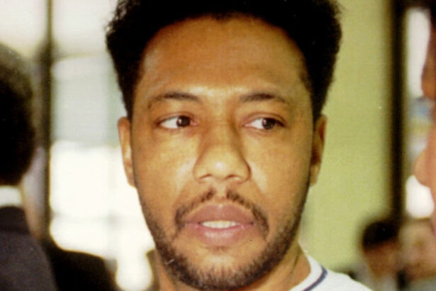 donald trump a comutat pedeapsa fostului sef al bandei gangster disciples din chicago cazul larry hoover 683864af02352