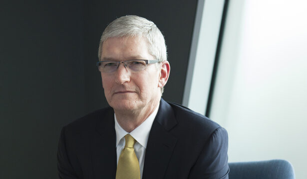 donald trump il critica pe tim cook nu vreau ca apple sa produca in india 6827582c526e6