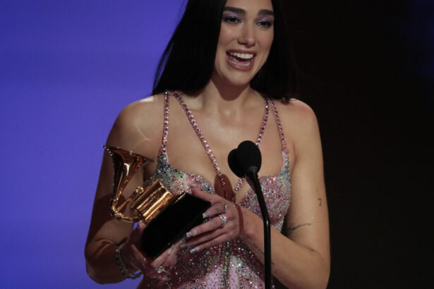 elton john si dua lipa cer protectie in fata inteligentei artificiale scrisoare catre premierul britanic 68239640aeaa2