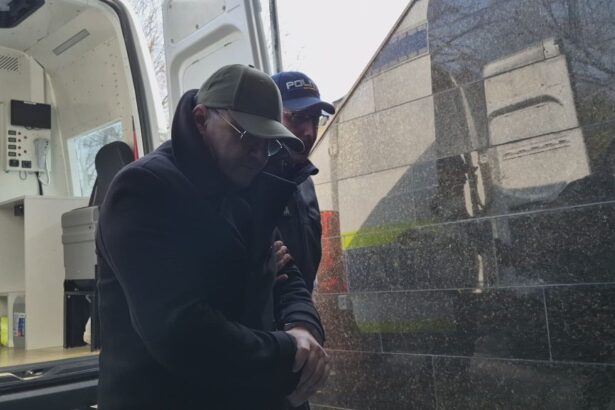 fostul manager al spitalului din cernavoda acuzat de luare de mita pus in libertate de tribunal si mentinut dupa gratii de instanta superioara 6833b03ce44f9