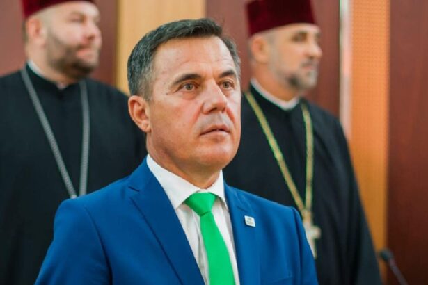 fostul ministru ion stefan transferat cu elicopterul la bucuresti in urma unui accident vascular cerebral 6839637145062