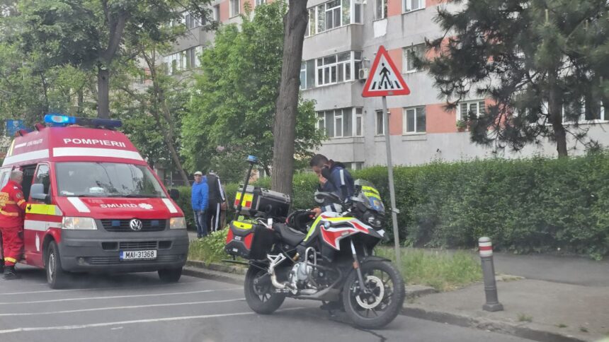 Accident pe bulevardul Tomis din Constanța, aproape de biserica de la Macul Roșu. Intervin echipajele SMURD. 1 foto accident pe bulevardul tomis din constanta aproape de biserica de la macul rosu intervin echipajele smurd 68273bcd3c692