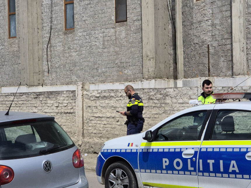 foto alerta la constanta o persoana a cazut de pe acoperisul bisericii sfantul nectarie din cartierul medeea 6821c10fcf40b