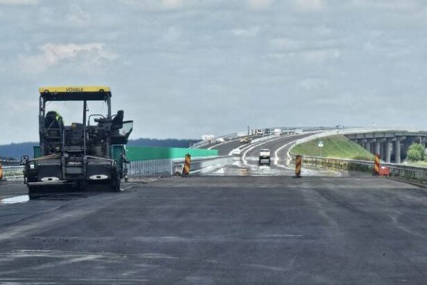 foto anunt soferii vor circula in scurt timp doar pe autostrada de la constanta la curtea de arges si de la constanta la craiova 68233cd31f70f