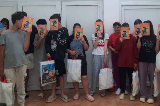 foto asociatia suflete deschise a oferit daruri de 1 iunie copiilor din centrele de la mangalia agigea techirghiol murfatlar lumina si constanta 683b023d4bc04
