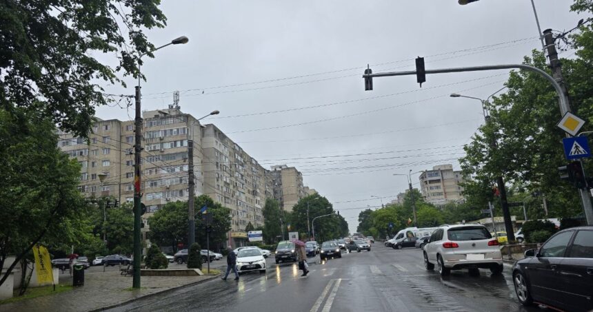 foto atentie soferi este haos la intersectia de la tomis 3 semafoarele nu merg pietoni si masini trec care cum pot 683420f3b7ceb