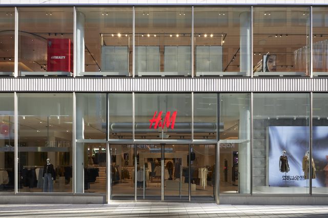 H&M redeschide un mare magazin în capitală, cu o premieră. 1 foto hm redeschide un mare magazin in capitala cu o premiera 682ee5756a364