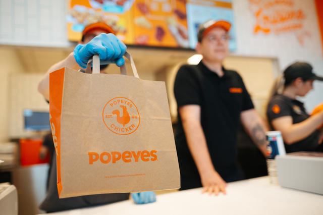 Popeyes continuă extinderea în România și deschide un restaurant în Sibiu 1 foto popeyes continua extinderea in romania si deschide un restaurant in sibiu 682d69b239f31