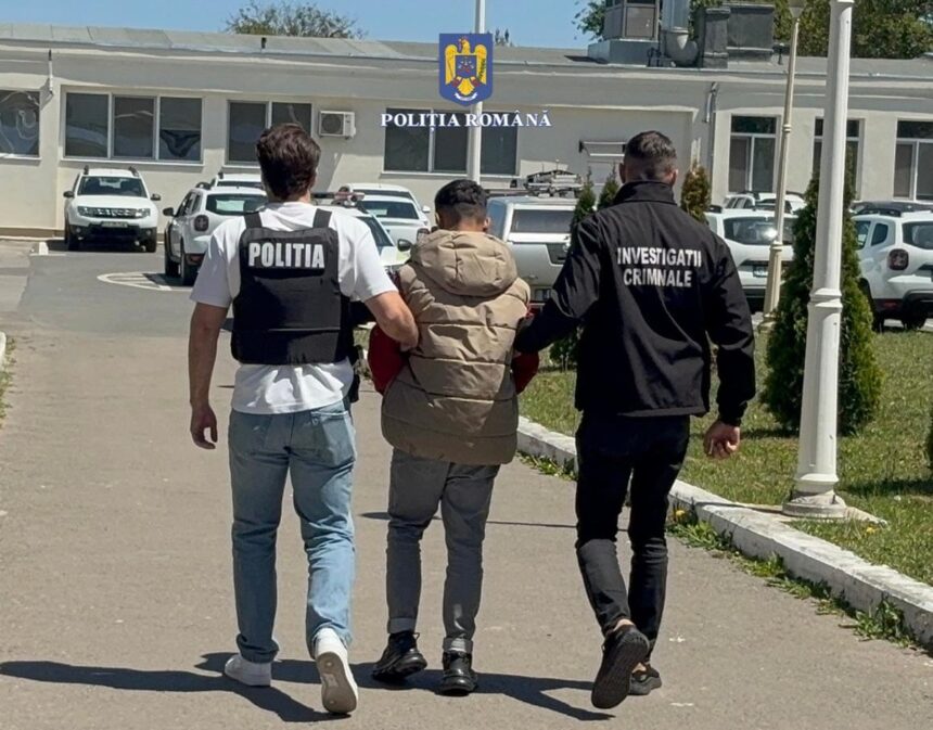 foto video adolescent de 17 ani incatusat pentru furt calificat cu un prejudiciu de aproape 5 000 de euro vezi aici ce ar fi furat 6825eaf9c6e05