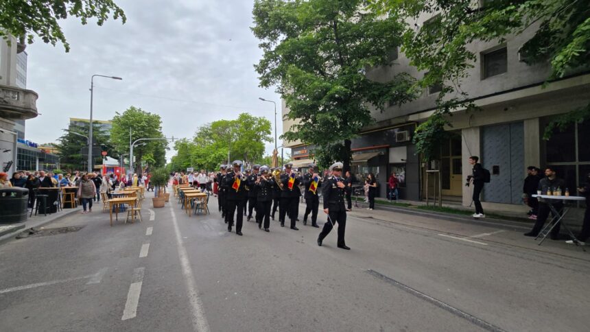 Parada etniilor și a costumelor tradiționale din Dobrogea, explozie de culoare pe străzile din Constanța! Iată cine este prezent. 1 foto video parada etniilor si a costumelor traditionale din dobrogea explozie de culoare pe strazile din constanta iata cine este prezent 6833209546667