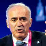 garry kasparov opozantul lui putin riscul real este ca romania sa se alature statelor paria 68230d6464aca