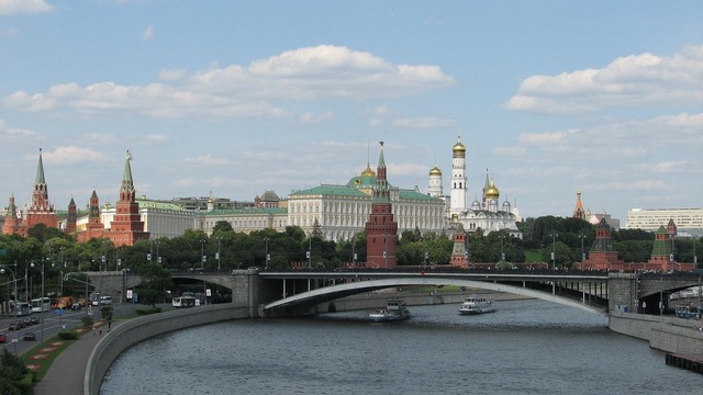 guvernul rus pregateste reduceri semnificative ale proiectelor cheie de sustinere a economiei nationale pentru a compensa scaderea drastica a veniturilor din exporturile de petrol si gaze 683053205226e