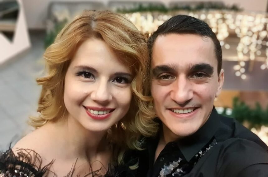 Nunta lui Marian Drăgulescu cu Simona Carmen: Mireasa în rochie de mireasă 2 în 1, mirele elegant în negru. 1 imagini de la nunta lui marian dragulescu cu simona carmen mireasa a purtat o rochie de mireasa 2 in 1 iar mirele a aratat elegant in negru 6832d19155906