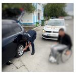 imagini impresionante pe a2 un tanar agent de la politia autostrazi erou pentru un barbat imobilizat intr un scaun cu rotile 68334e02be5ec