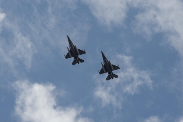 inca doua aeronave f 16 cumparate din norvegia au aterizat astazi in romania 682f34b77e769