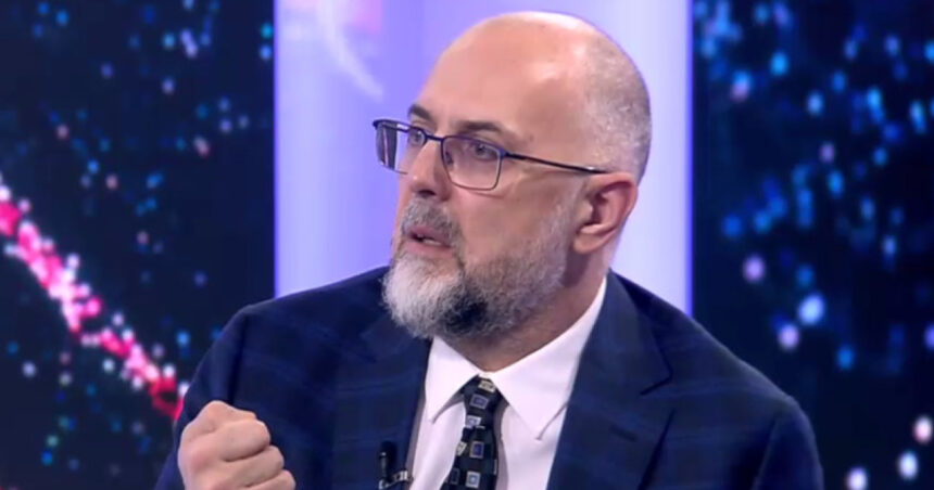 Kelemen Hunor: Creșterea salariilor și pensiilor fără câștigarea alegerilor, o situație unică în Europa pentru Ciucă și Ciolacu. 1 kelemen hunor sa cresti salariile pensiile si sa pierzi alegerile nu s a intamplat nimanui in europa doar lui ciuca si ciolacu 682627eb05058
