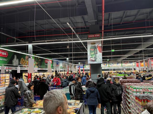La Cocoș, în competiție cu marile companii, depășește borna miliardului de lei și devine cea mai puternică rețea locală din comerțul alimentar după cifra de afaceri. Plan accelerat de extindere. 1 la cocos in lupta cu marile companii trece borna miliardului de lei si devine cea mai puternica retea locala din comertul alimentar dupa cifra de afaceri plan accelerat de