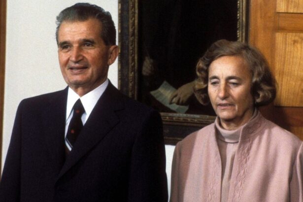 melodia preferata pe care elena ceausescu o asculta de ziua ei cum reactiona nicolae ceausescu daca artistii greseau versurile 682ee7b3c3919