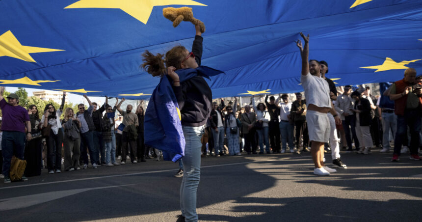 Mitingul pro-Europa din Piața Victoriei, programat în ziua alegerilor, a fost anulat. „Nu vrem să fim folosiți de mașinăria de dezinformare” 1 mitingul pro europa din piata victoriei programat in ziua alegerilor anulat nu vrem sa fim folositi de masinaria de dezinformare 682748559f531