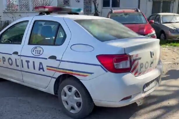 navodari politistii au intervenit intr un scandal intre o batrana si un tanar si au gasit substante psihoactive intr un apartament 6826e3e86f390