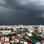 news alert cod portocaliu de furtuna in bucuresti pana la 2015 a fost emis mesaj ro alert furtuna a doborat deja un copac si a inundat strazi 6839e11057237