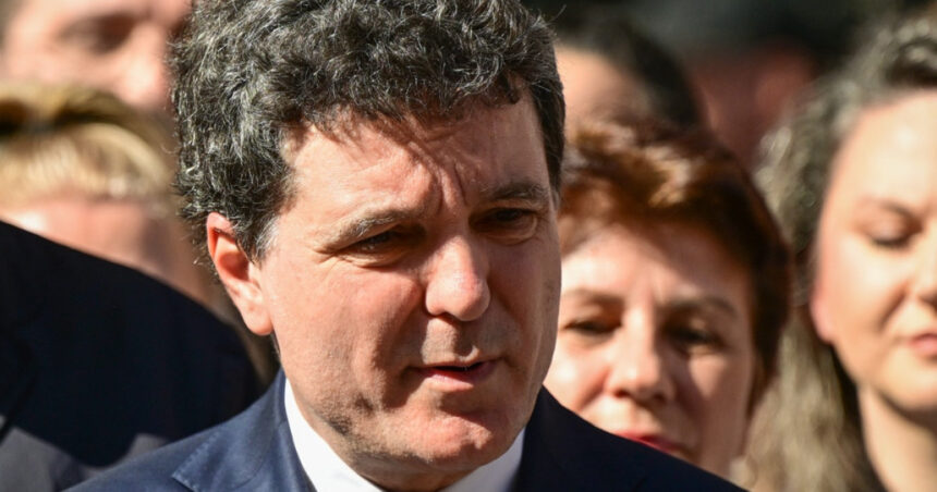 nicusor dan anunta ca miercuri se intalneste cu reprezentantii ambasadei sua 682cb861c0724