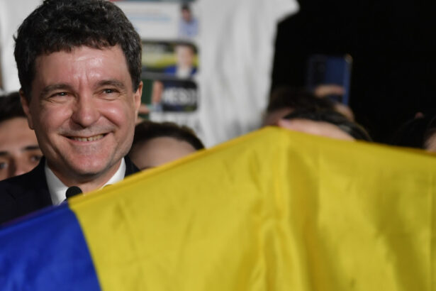 nicusor dan la cnn despre ascensiunea partidelor extremiste in romania e mai mult o problema sociala decat ideologica 682ce6161ed45