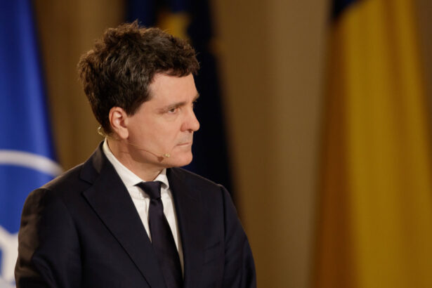 nicusor dan pleaca in polonia ca sa l sustina primarul varsoviei candidat la alegerile prezidentiale 683183554e047