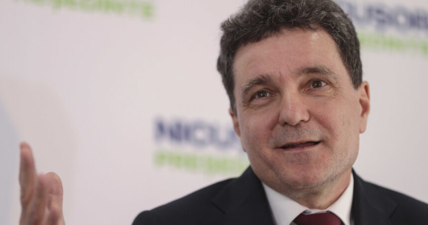 Nicușor Dan discută cu experții Ministerului de Finanțe despre rezolvarea deficitului bugetar în creștere. 1 nicusor dan poarta discutii cu expertii ministerului de finante prioritatea majora rezolvarea deficitului bugetar in crestere 682c53b2d5bfd