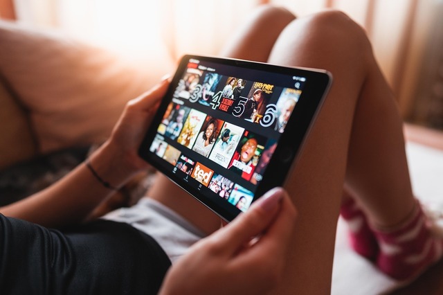 Planul de abonament cu reclame al Netflix a atins 94 de milioane de utilizatori activi lunar 1 planul de abonament cu reclame al netflix a ajuns la 94 de milioane de utilizatori activi lunar 682584443e5d1