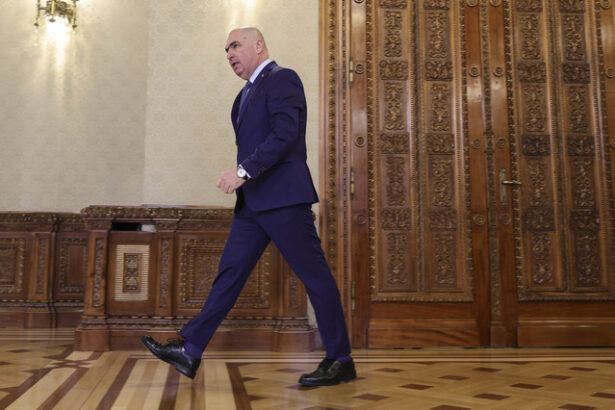 presedintele interimar ilie bolojan a promulgat legea care permite doborarea dronelor in spatiul aerian romanesc si cea privind desfasurarea pe timp de pace a misiunilor si operatiilor militare pe ter 682aff27e108b