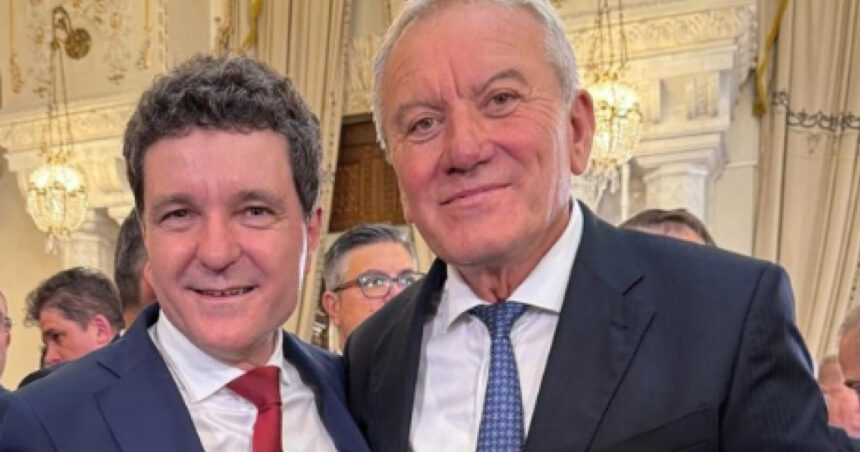 Primarul Constantin Toma, prezent la învestirea lui Nicușor Dan: Românii au ales un om foarte inteligent. PSD trebuie să intre la guvernare. 1 primarul constantin toma prezent la investirea lui nicusor dan romanii au ales un om foarte inteligent psd sa intre la guvernare 68349a5dcb04c