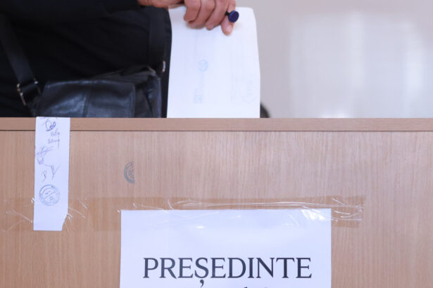 rezultate finale ale alegerilor prezidentiale de la bec nicusor dan a obtinut 6 168 642 de voturi george simion 5 339 053 682cadd5da05c