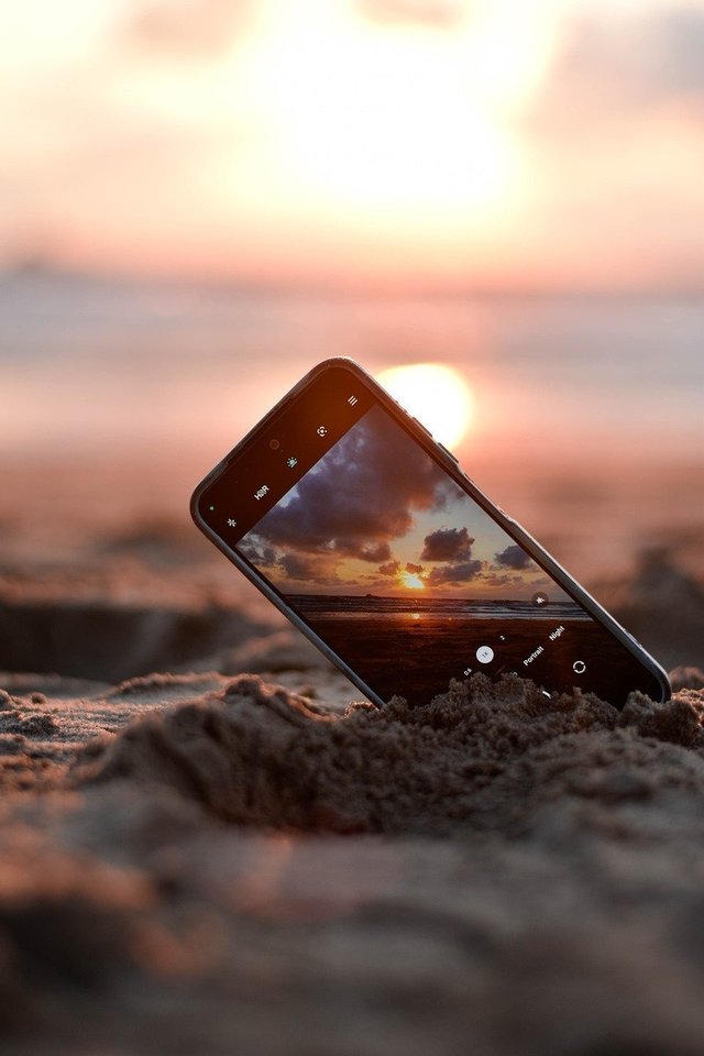 Samsung își reduce profitul în România în contextul unor afaceri în creștere, în timp ce datoriile și creanțele au scăzut semnificativ. 1 samsung isi reduce profitul in romania pe fondul unor afaceri in crestere datoriile si creantele au scazut puternic 68393934532ee