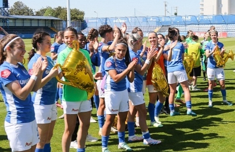 sarbatoare la constanta fetele de la farul primesc sambata trofeul de campioana 6830ff9e89499