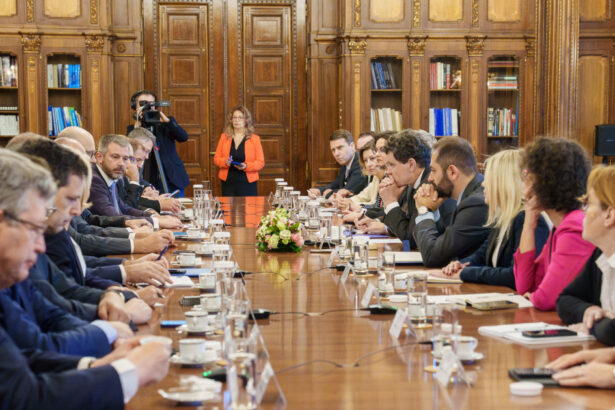 sindicatele daca discutiile de la cotroceni se poarta exclusiv cu mediul de afaceri propunerile vor fi in interesul capitalului 6839e76325ade