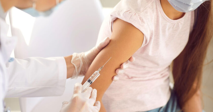 SUA nu mai recomandă vaccinul anti-COVID pentru copii și femei însărcinate, afirmă Robert Kennedy Jr.: O decizie de bun simț. 1 sua nu mai recomanda vaccinul anti covid pentru copii si femei insarcinate robert kennedy jr o decizie de bun simt 6836c24f5bf75