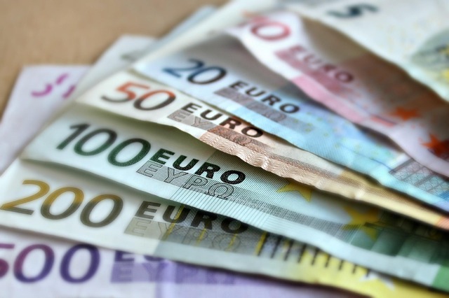 ULTIMA ORĂ Comisia Europeană suspendă fondurile pentru România din cauza neînlocuirii șefilor companiilor din energie, agenției de monitorizare a companiilor de stat și a lipsei reformelor în pensiile speciale CONFIRMARE 1 ultima ora comisia europeana suspenda din banii romaniei pentru ca nu au fost schimbati sefii companiilor din energie agentiei de monitorizare a companiilor de stat si nu au fost reformate pensiile s 68397f8d0fbd4
