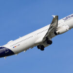 un avion lufthansa a zburat fara pilot dupa ce comandatul a fost blocat in afara cockpitului iar copilotul a lesinat raport oficial 682b06c95494b