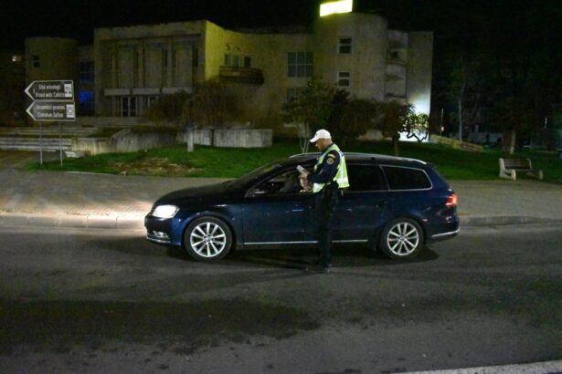 urmarire ca in filme in ovidiu cu masinile de politie ce au descoperit oamenii legii cand l au prins pe fugar 682d7ee833eb5