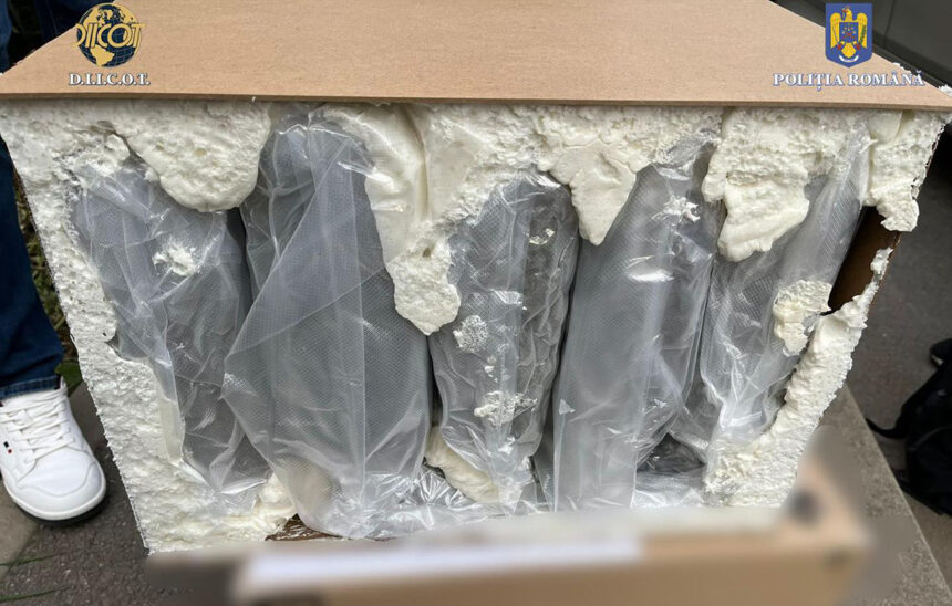 video 10 kilograme de droguri ambalate in poliuretan depistate de politisti marfa adusa de curier direct din spania 68262d1140e73