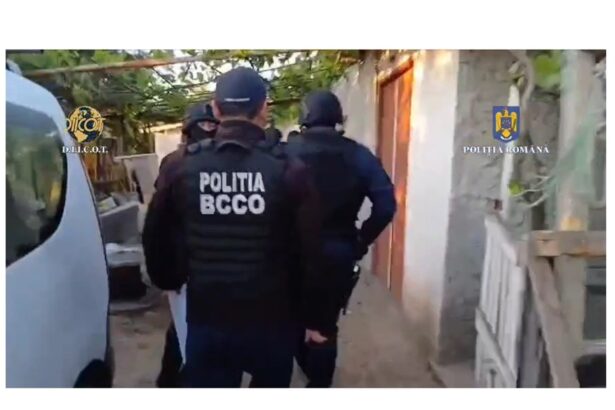 video 12 perchezitii in harsova navodari si alte localitati politistii de la crima organizata destructureaza o presupusa retea de traficanti de persoane 682d77d44951d