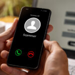 Metoda „spoofing”, noul tip de fraudă care golește conturile românilor: o femeie din Deva s-a trezit datoare la bancă cu 57.000 de lei. 3 video metoda spoofing noul tip de frauda care goleste conturile romanilor o femeie din deva s a trezit datoare la banca cu 57 000 de lei 682abe2172d26