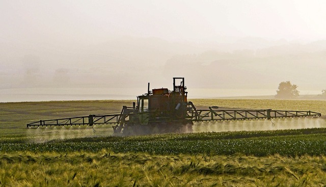 Percheziții într-un caz de delapidare a unor cantități importante de îngrășăminte și pesticide de la o societate comercială, cu un prejudiciu de peste șapte milioane de lei. 1 video perchezitii intr un caz privind delapidarea unor cantitati importante de ingrasaminte si pesticide de la o societate comerciala prejudiciu de peste sapte milioane de lei 68259cfa11a9a